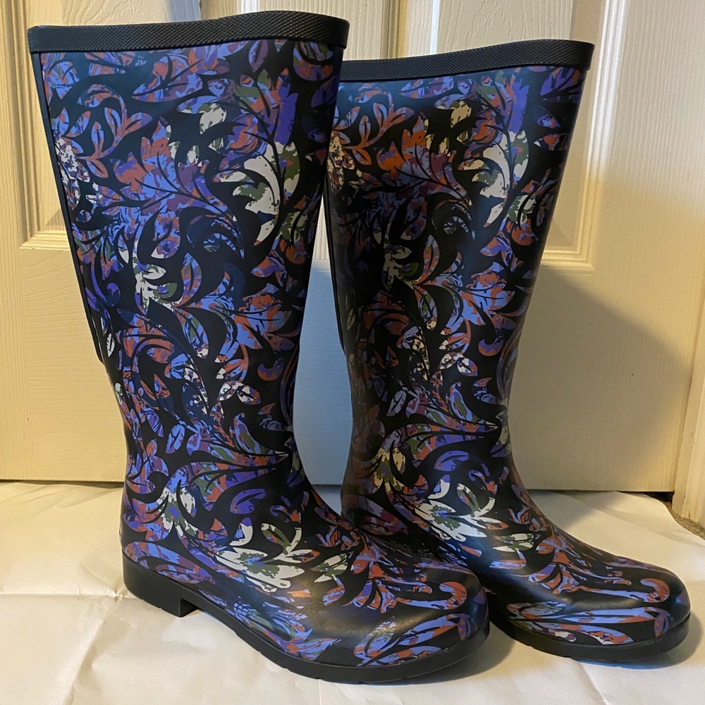 Chooka Tall Rain Boots - Size 9. Matte purple/rust/green/cream floral over black